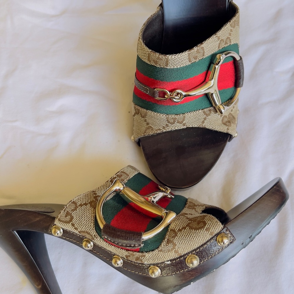 Gucci Beige and Green Sandals